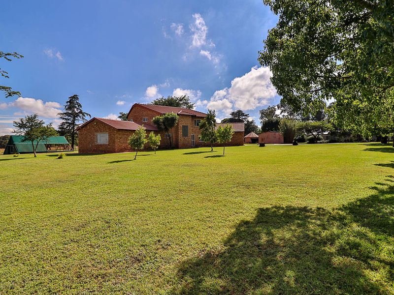 Rare Gem - Two Homes • Warehouse • Solar Option • 9.25ha – One Incredible Property - Photo 4