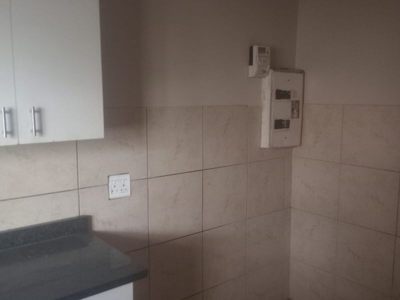 Spacious one bedroom Flat in Southerwood - Photo 10