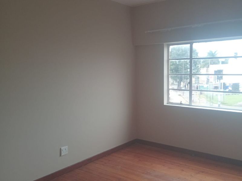 Spacious one bedroom Flat in Southerwood - Photo 8