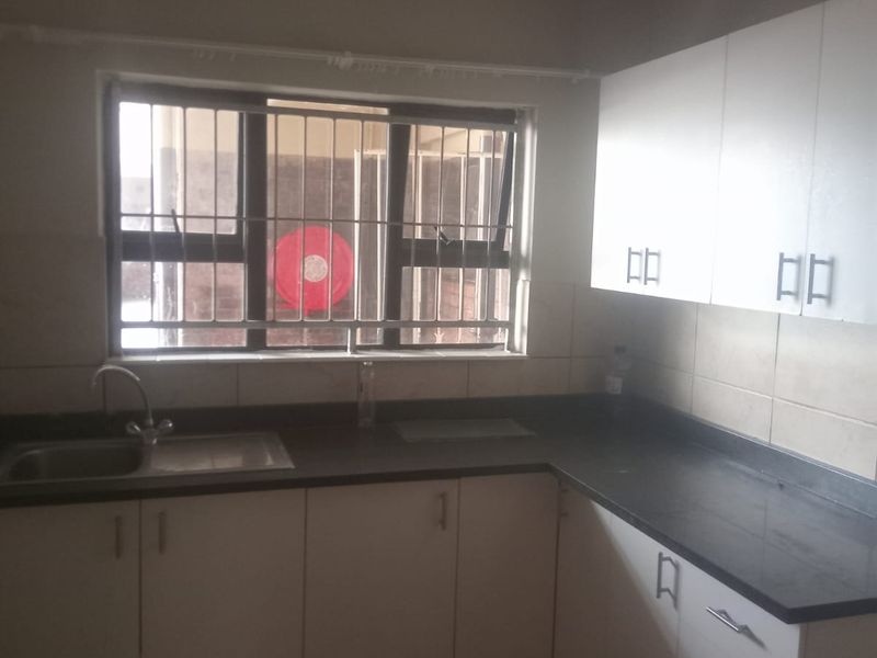 Spacious one bedroom Flat in Southerwood - Photo 9