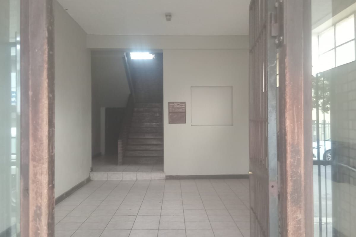 Spacious one bedroom Flat in Southerwood - Photo 3