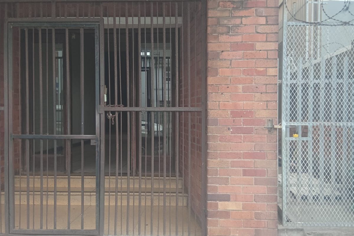 Spacious one bedroom Flat in Southerwood - Photo 2