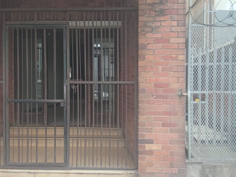 Spacious one bedroom Flat in Southerwood - Photo 2