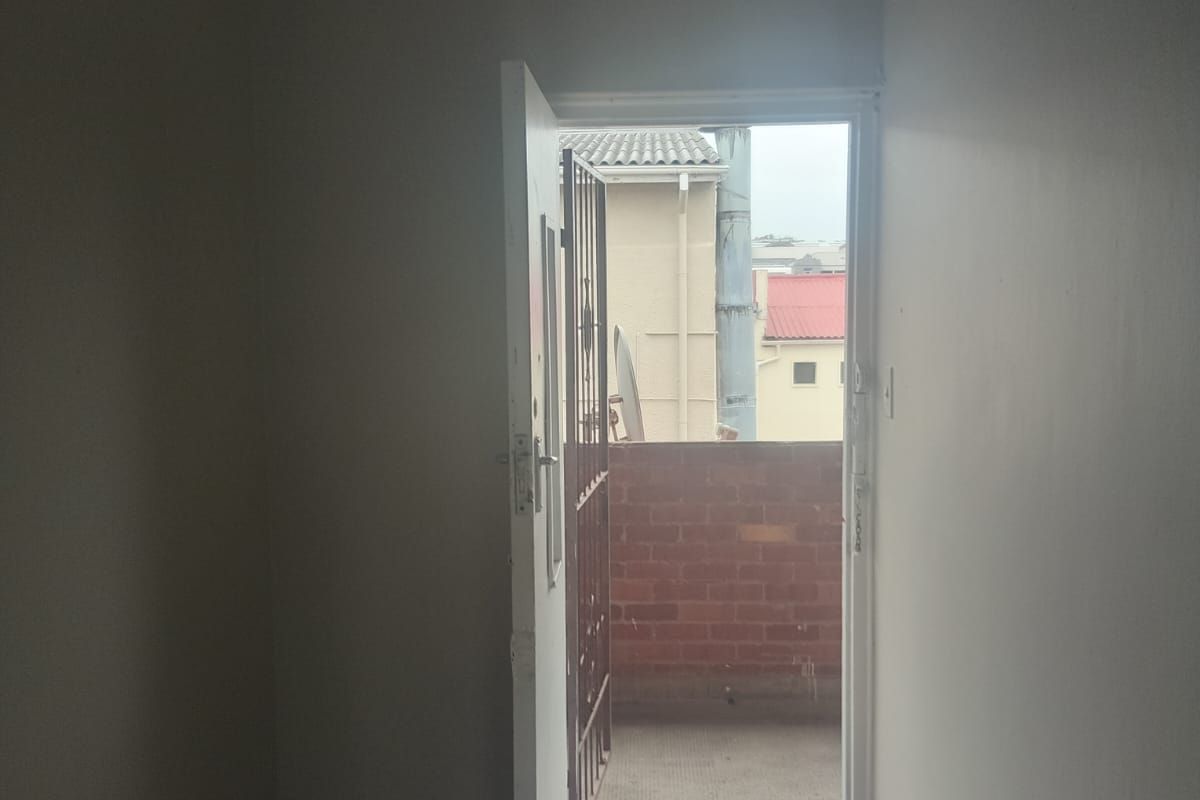 Cozy one bedroom Flat in Southerwood - Photo 3