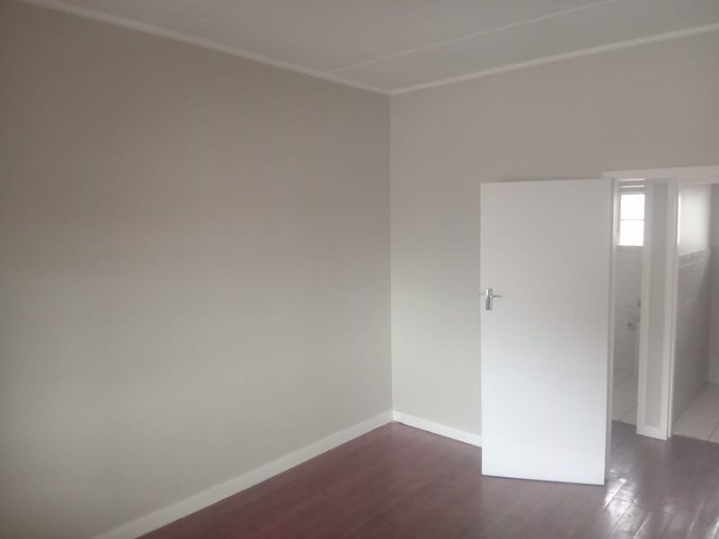 Cozy one bedroom Flat in Southerwood - Photo 10