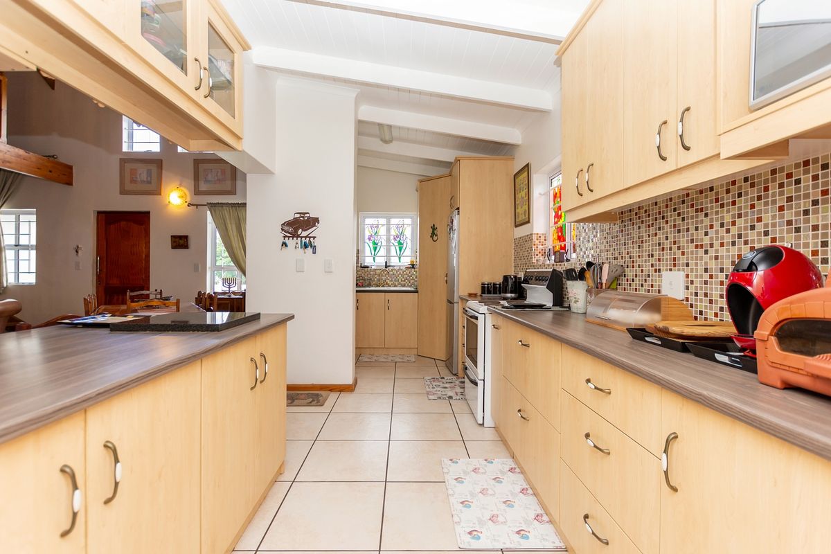 This one-of-a-kind home offers a truly unique layout and lifestyle. - Photo 2