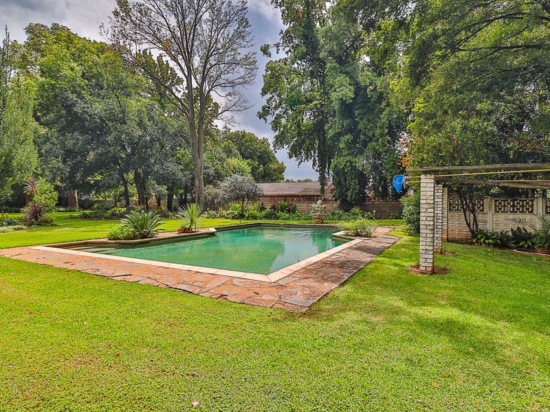 Investors Dream: Prime Meyerton Development Site – Double Stand, Solar, Borehole & Income Units - Photo 3