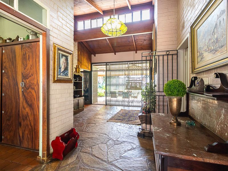 Investors Dream: Prime Meyerton Development Site – Double Stand, Solar, Borehole & Income Units - Photo 4