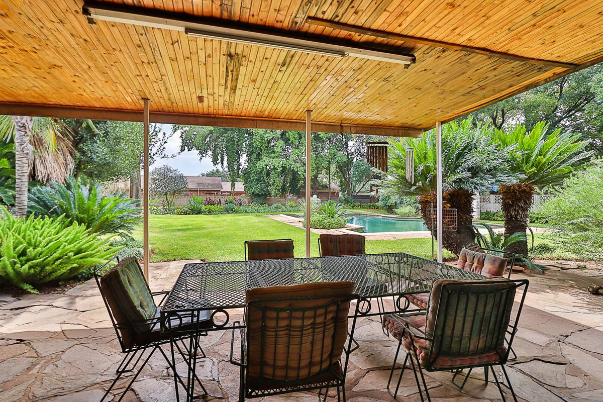 Investors Dream: Prime Meyerton Development Site – Double Stand, Solar, Borehole & Income Units - Photo 2