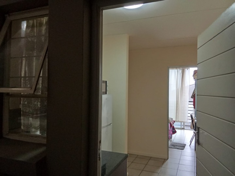 Perfect 2 bedroom apartment in Braamfontein - Photo 2