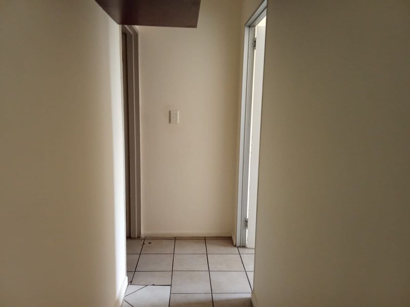 Perfect 2 bedroom apartment in Braamfontein - Photo 5