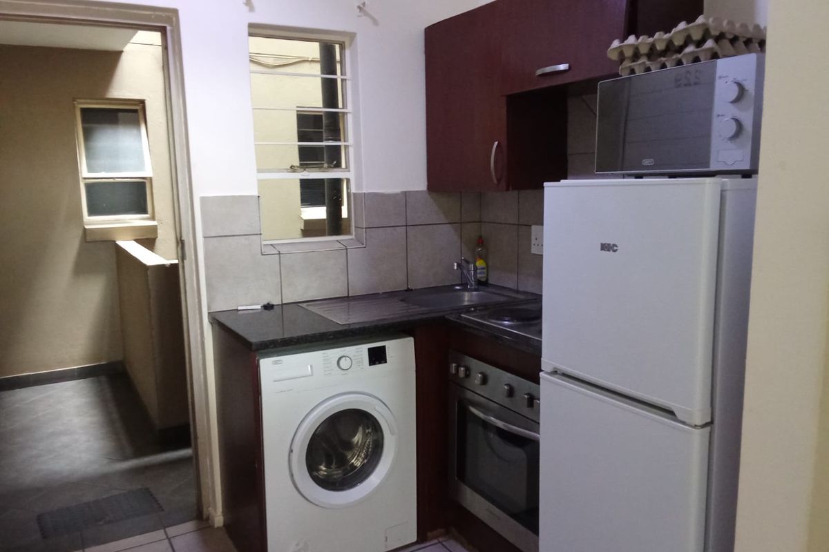 Perfect 2 bedroom apartment in Braamfontein - Photo 3