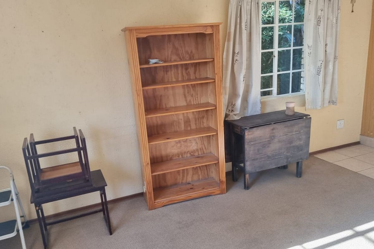 Charming three bedroom house with one bedroom cottage - Photo 5