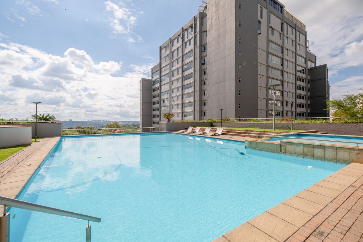 Bank Assisted Sale – 6th Floor Apartment in Sandhurst Towers, Sandton - Photo 5
