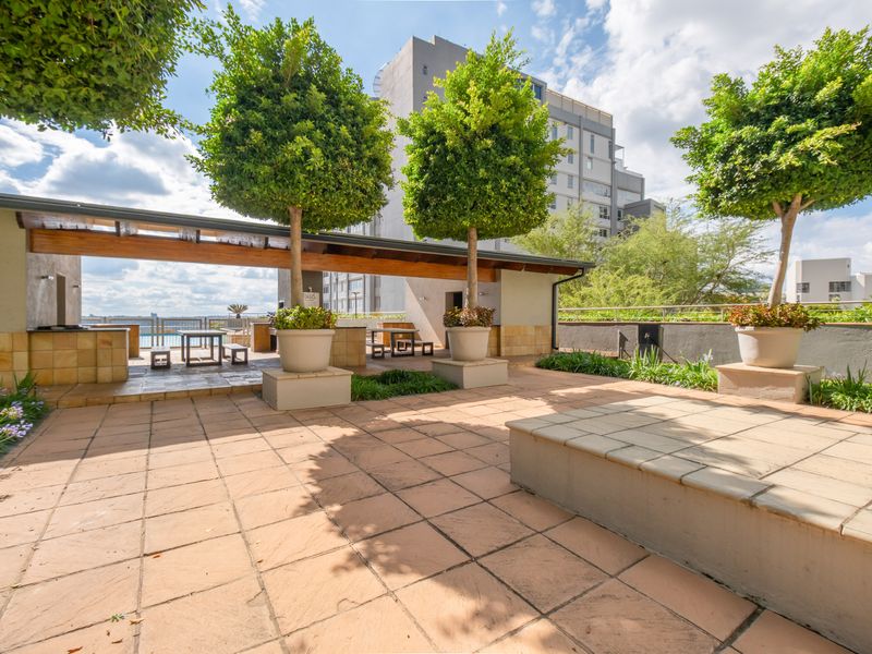 Bank Assisted Sale – 6th Floor Apartment in Sandhurst Towers, Sandton - Photo 4