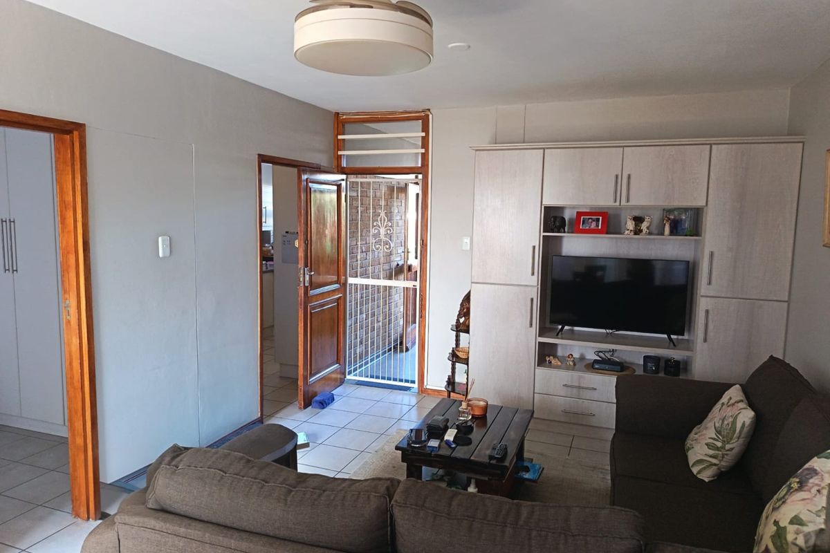 A rare opportunity to own a neat, modern, and move-in-ready one-bedroom unit. - Photo 2