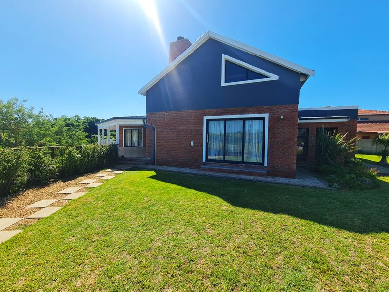 Kloof-Side Residence with Room to Breathe in Noorsekloof, Jeffreys Bay - Photo 3