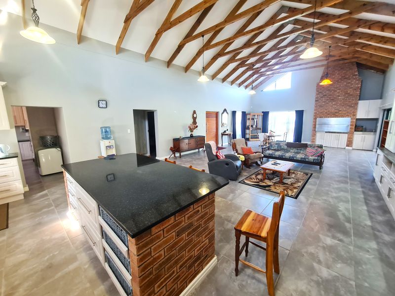 Kloof-Side Residence with Room to Breathe in Noorsekloof, Jeffreys Bay - Photo 10