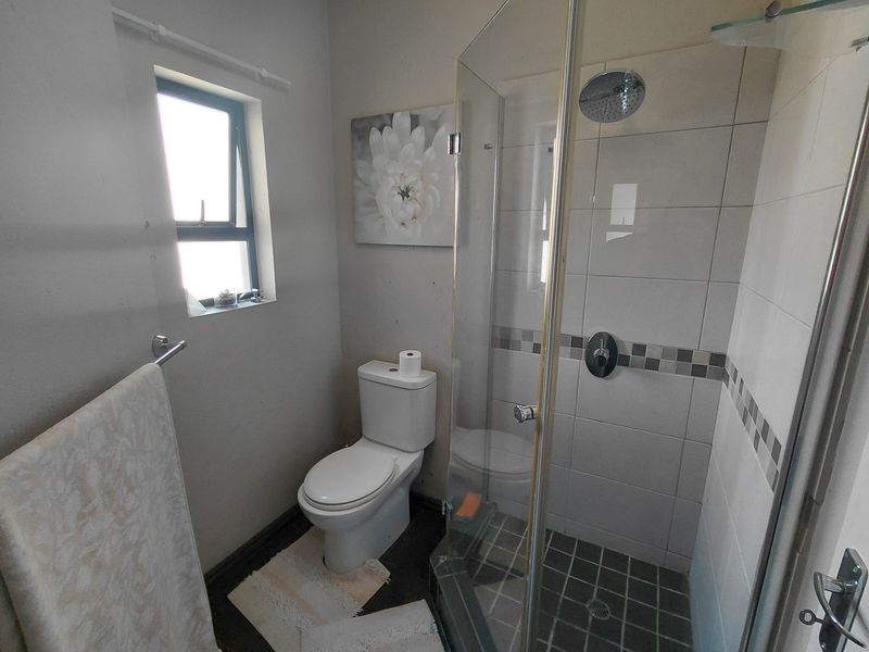 Don't Miss This Stunning 2 Bedroom and 2 Bathroom With A Stunning Balocony With A Built In Braai - Photo 9