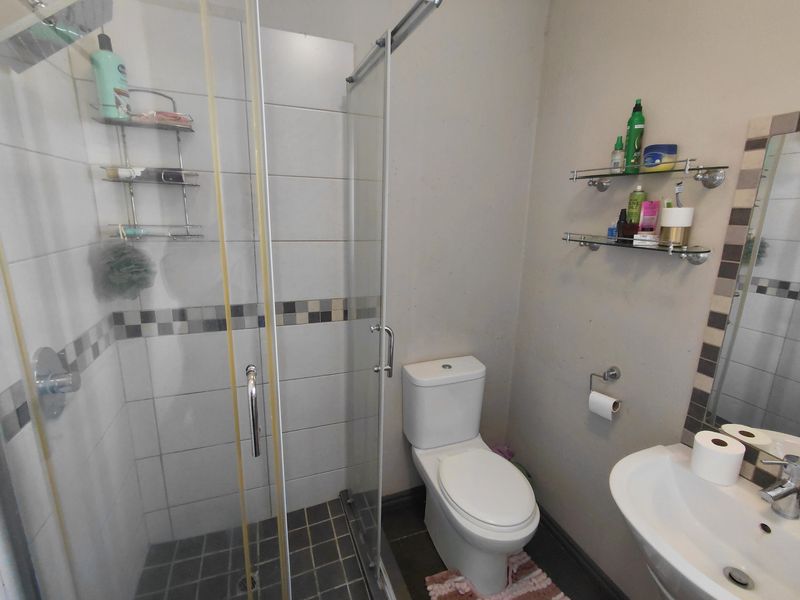 Don't Miss This Stunning 2 Bedroom and 2 Bathroom With A Stunning Balocony With A Built In Braai - Photo 8