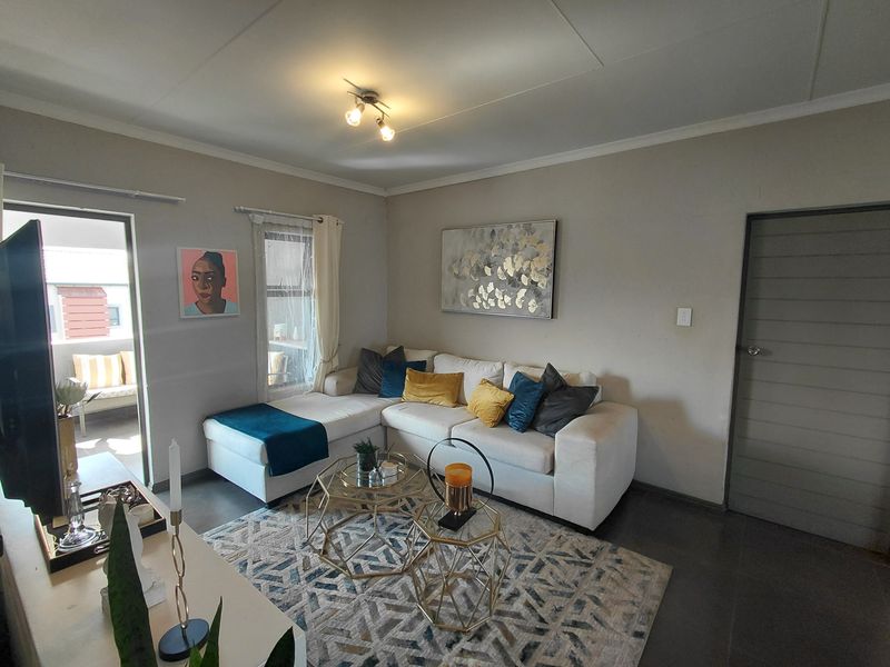 Don't Miss This Stunning 2 Bedroom and 2 Bathroom With A Stunning Balocony With A Built In Braai - Photo 2