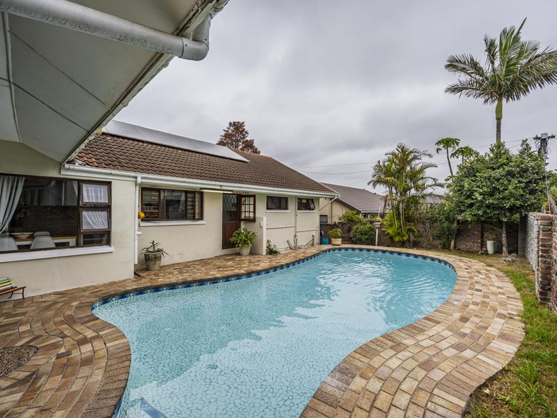 Modern Family Home in the Heart of Beacon Bay - Photo 5