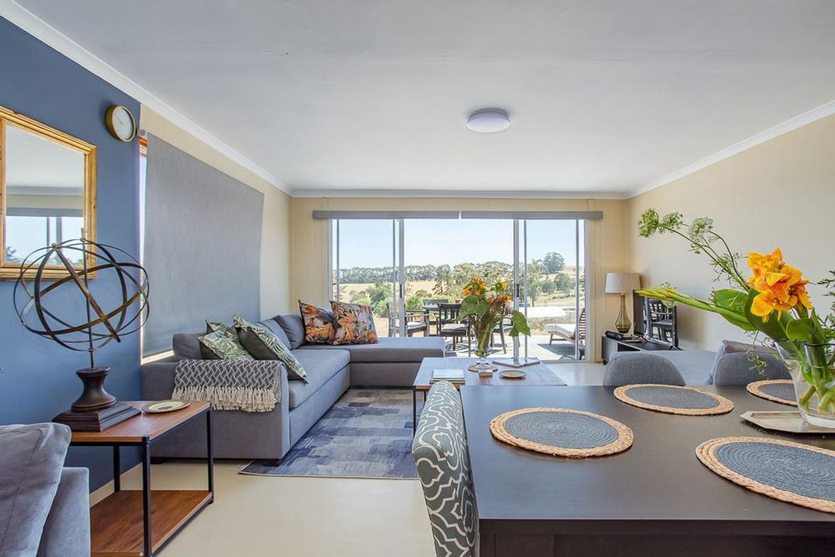 3-Bedroom Farmhouse – Pet-Friendly & Fully Furnished - Photo 4