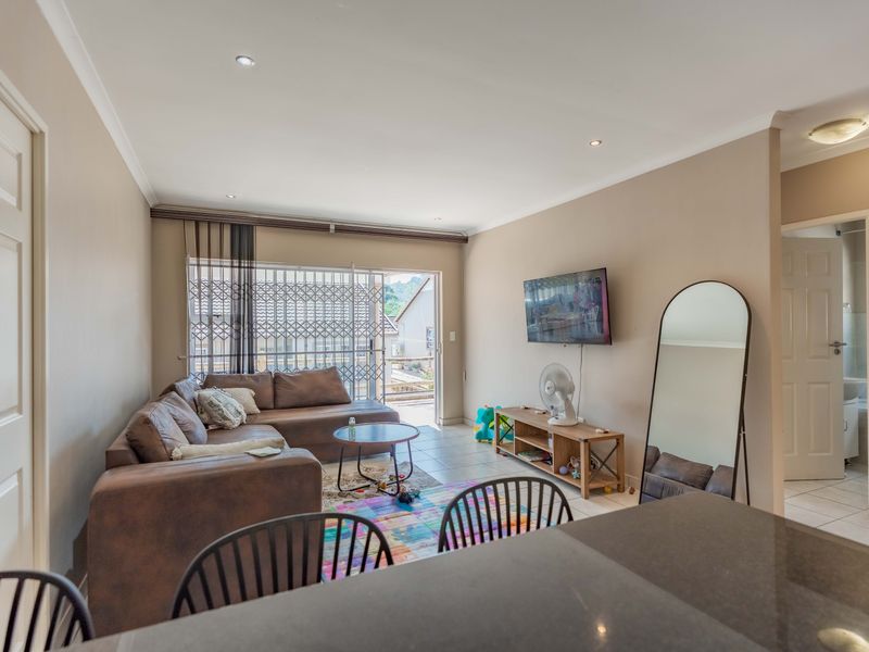 " Lock Up And Live Easy - 3 bed, 2 bath in Sought After Complex " - Photo 6