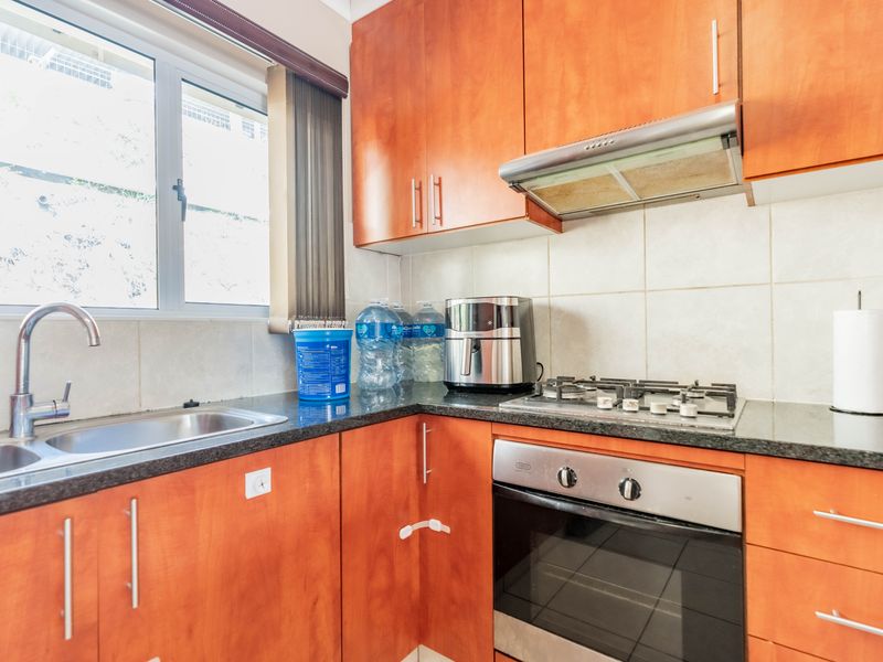 " Lock Up And Live Easy - 3 bed, 2 bath in Sought After Complex " - Photo 8