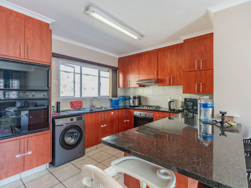 " Lock Up And Live Easy - 3 bed, 2 bath in Sought After Complex " - Photo 3