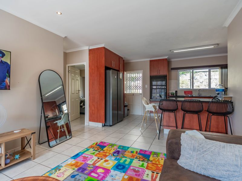 " Lock Up And Live Easy - 3 bed, 2 bath in Sought After Complex " - Photo 7