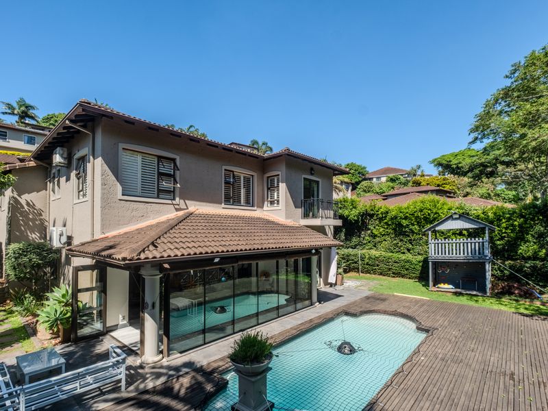 Magnificent Newly Renovated Family Home in Sought-After Sienna Estate, La Lucia - Photo 2