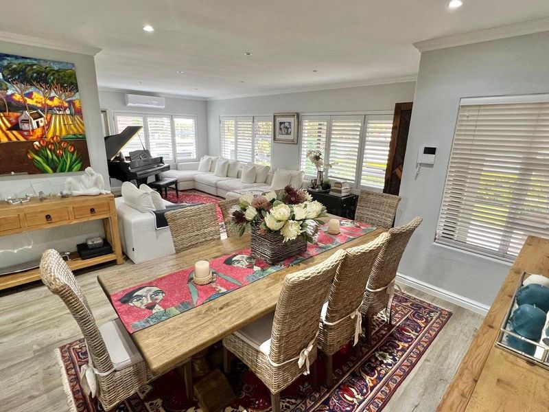 Sophisticated Coastal Living – Contemporary Masterpiece - Photo 7