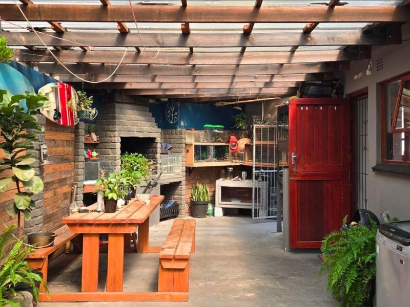 3 Bedroom Home with Modern Kitchen, Lounge, and double carpot - Photo 3