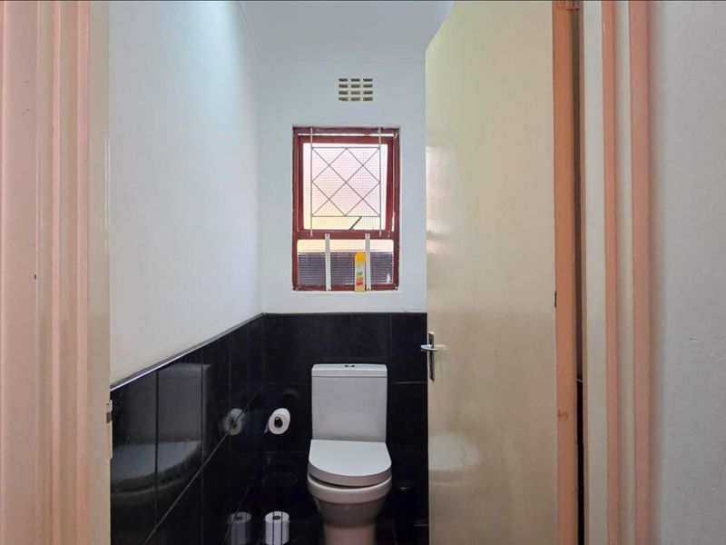 3 Bedroom Home with Modern Kitchen, Lounge, and double carpot - Photo 7