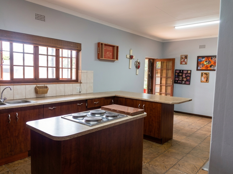 Exceptional Family Home with Income Potential – Protea Park - Photo 3