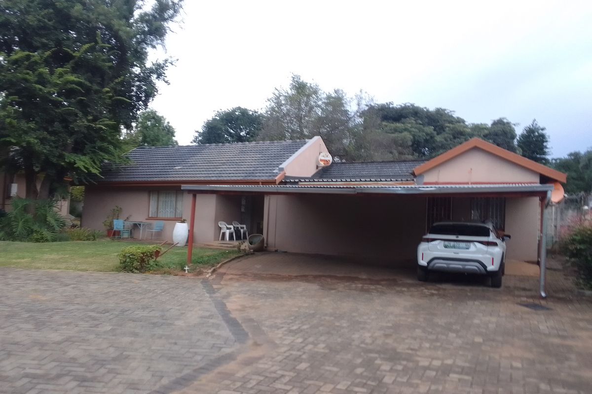 Exceptional Family Home with Income Potential – Protea Park - Photo 2