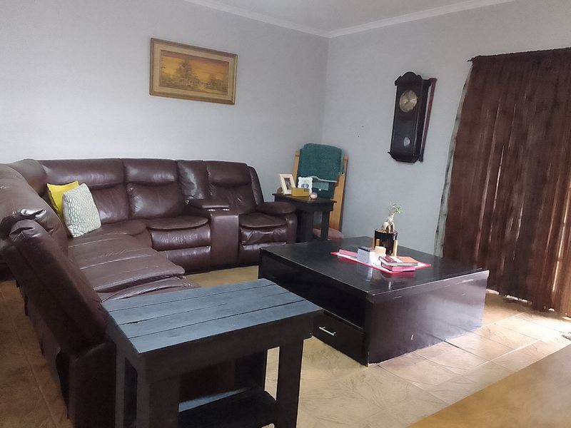 Exceptional Family Home with Income Potential – Protea Park - Photo 5