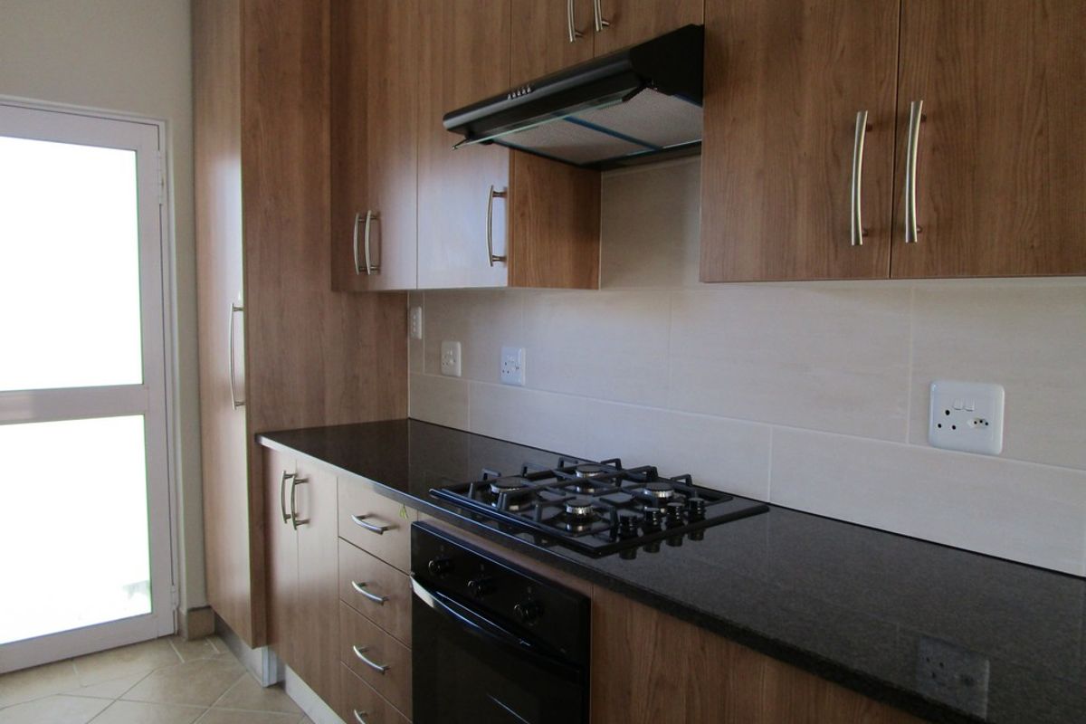 Saxilby - Neat and secure garden flat with secure parking - Photo 4