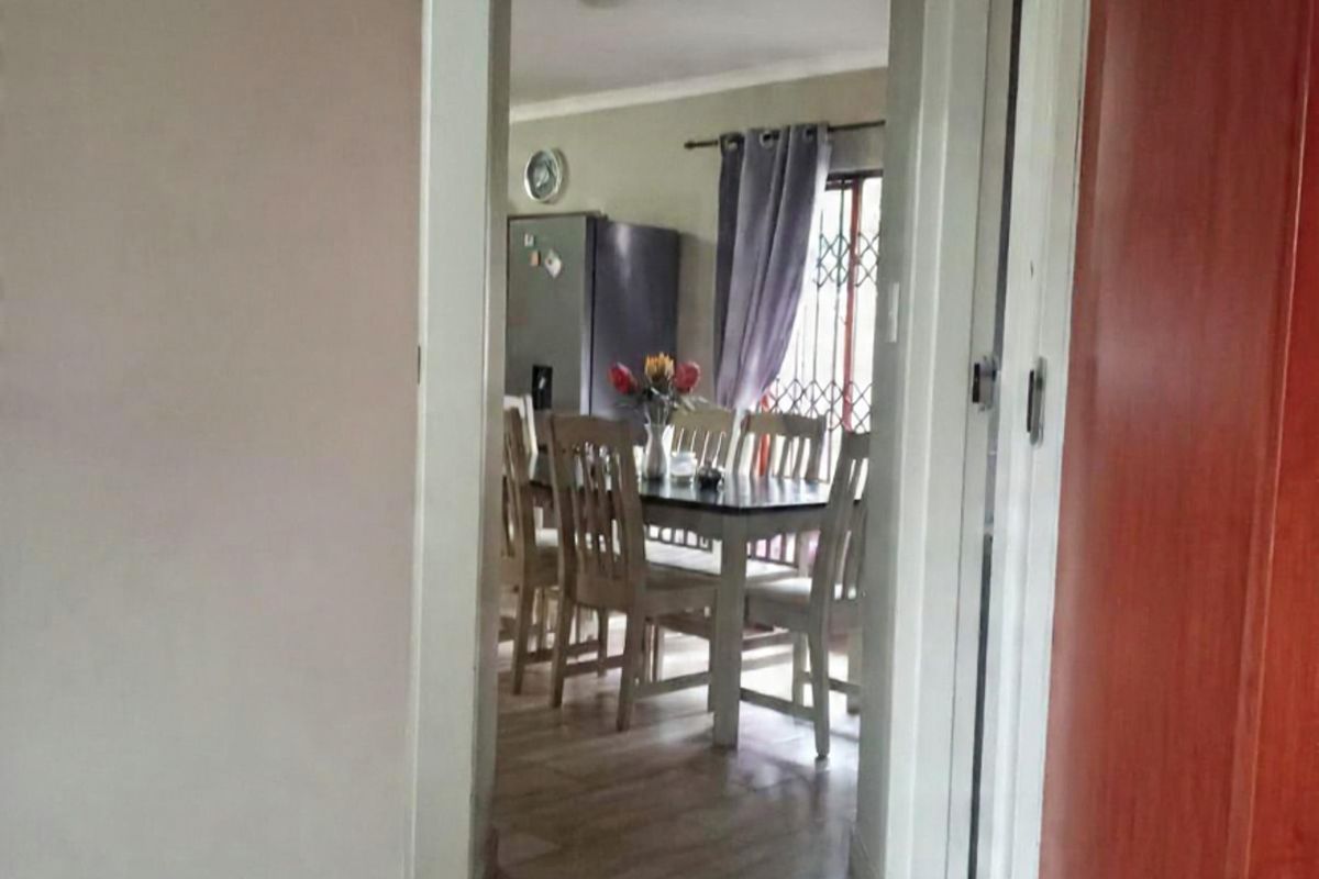 2 Modern Townhouse for Sale in Vaalpark - Photo 5