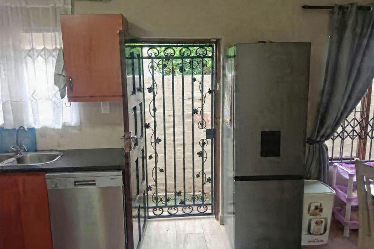 2 Modern Townhouse for Sale in Vaalpark - Photo 4