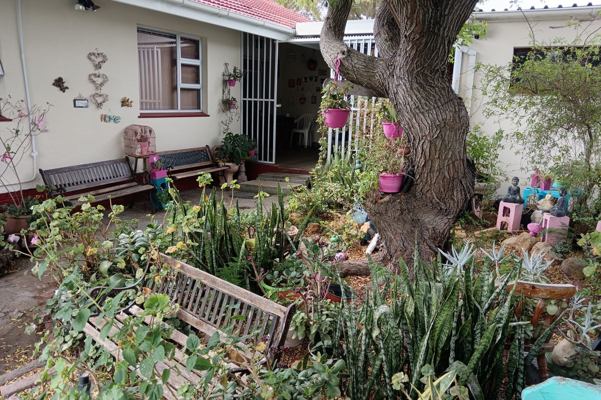 4-Bedroom Gem in Old Belhar – Packed with Extras! - Photo 4