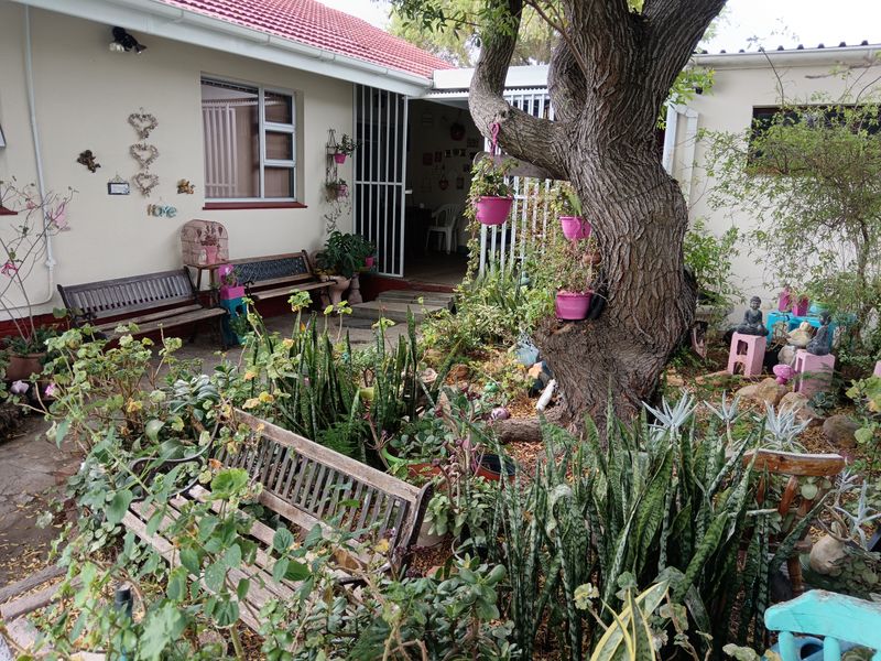 4-Bedroom Gem in Old Belhar – Packed with Extras! - Photo 4