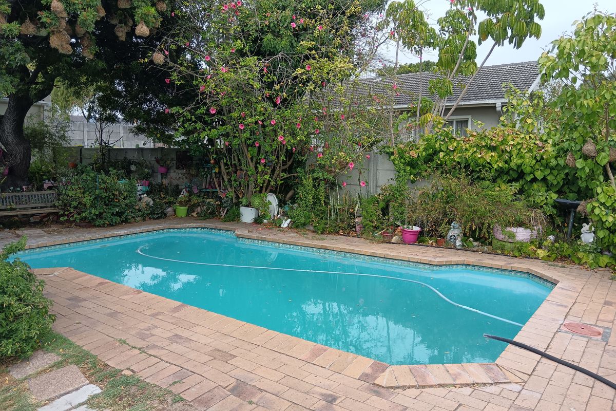 4-Bedroom Gem in Old Belhar – Packed with Extras! - Photo 3