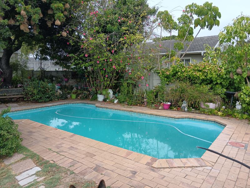 4-Bedroom Gem in Old Belhar – Packed with Extras! - Photo 3