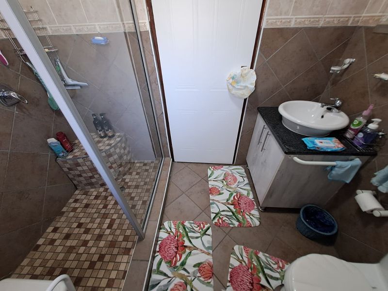 Modern 3‐Bedroom Lock‐Up‐and‐Go - Photo 9