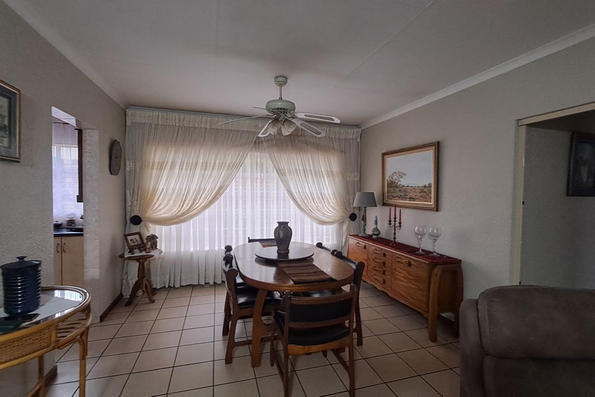 A Private, Panhandle Home in the Heart of Historic Heidelberg - Photo 4