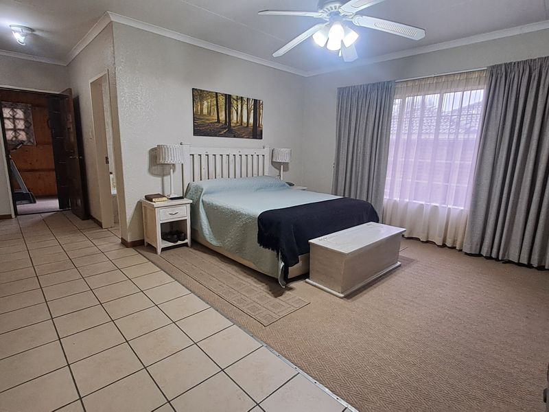 A Private, Panhandle Home in the Heart of Historic Heidelberg - Photo 10