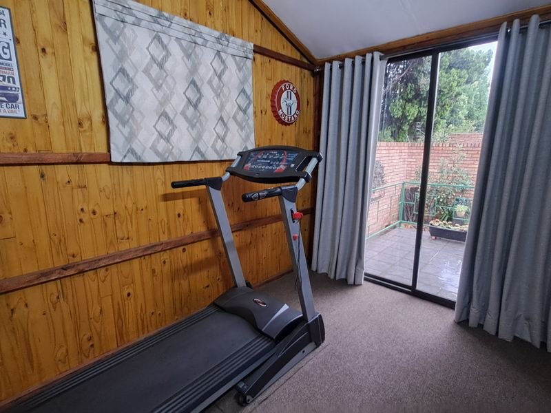 A Private, Panhandle Home in the Heart of Historic Heidelberg - Photo 8