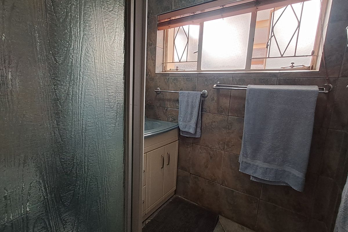 Corner Stand Opportunity with Tranquil Water Views – Priced to Sell at R1.195m - Photo 2